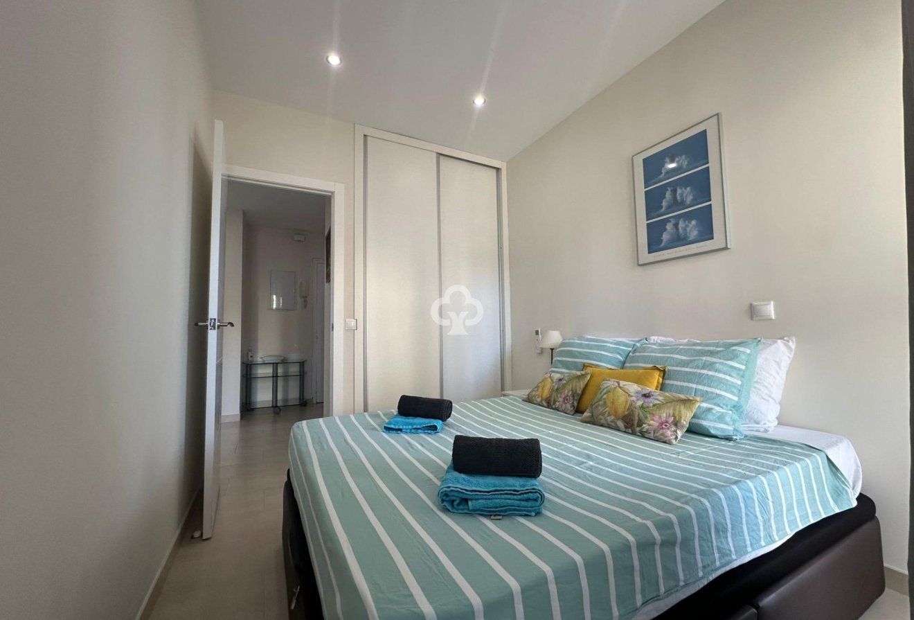 Reventa - Apartamento -
Fuengirola - 1ª Línea de playa