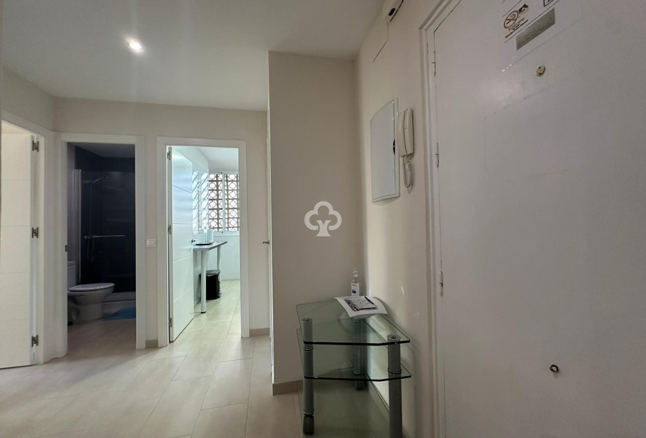 Reventa - Apartamento -
Fuengirola - 1ª Línea de playa