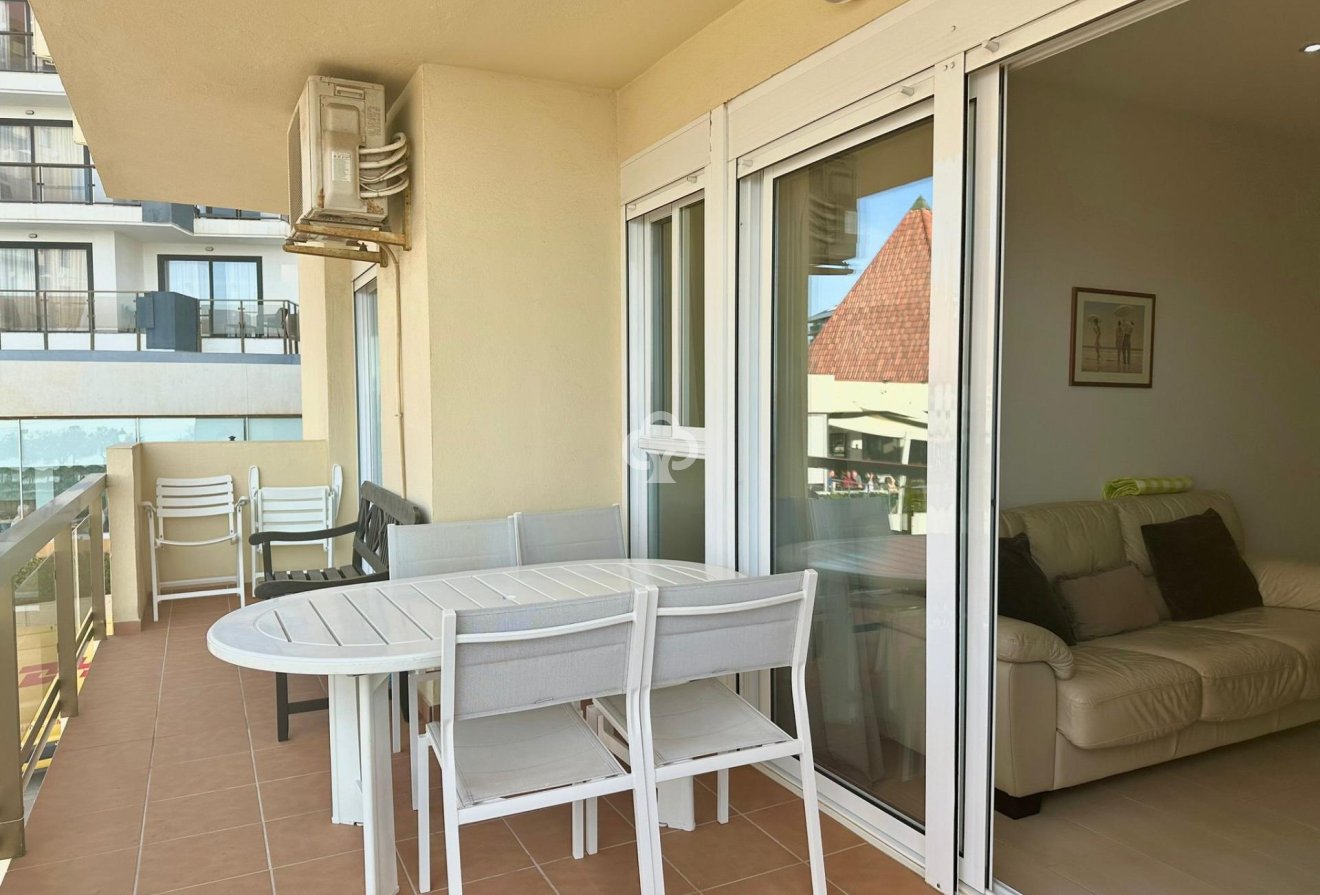 Resale - Apartament -
Fuengirola - 1ª Línea de playa