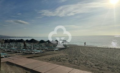 Jälleenmyynti - Huoneisto -
Fuengirola - 1ª Línea de playa