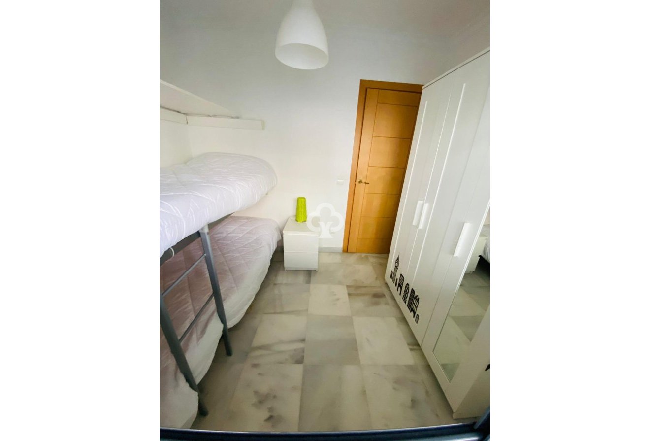 Resale - Apartament -
Fuengirola - El Higuerón