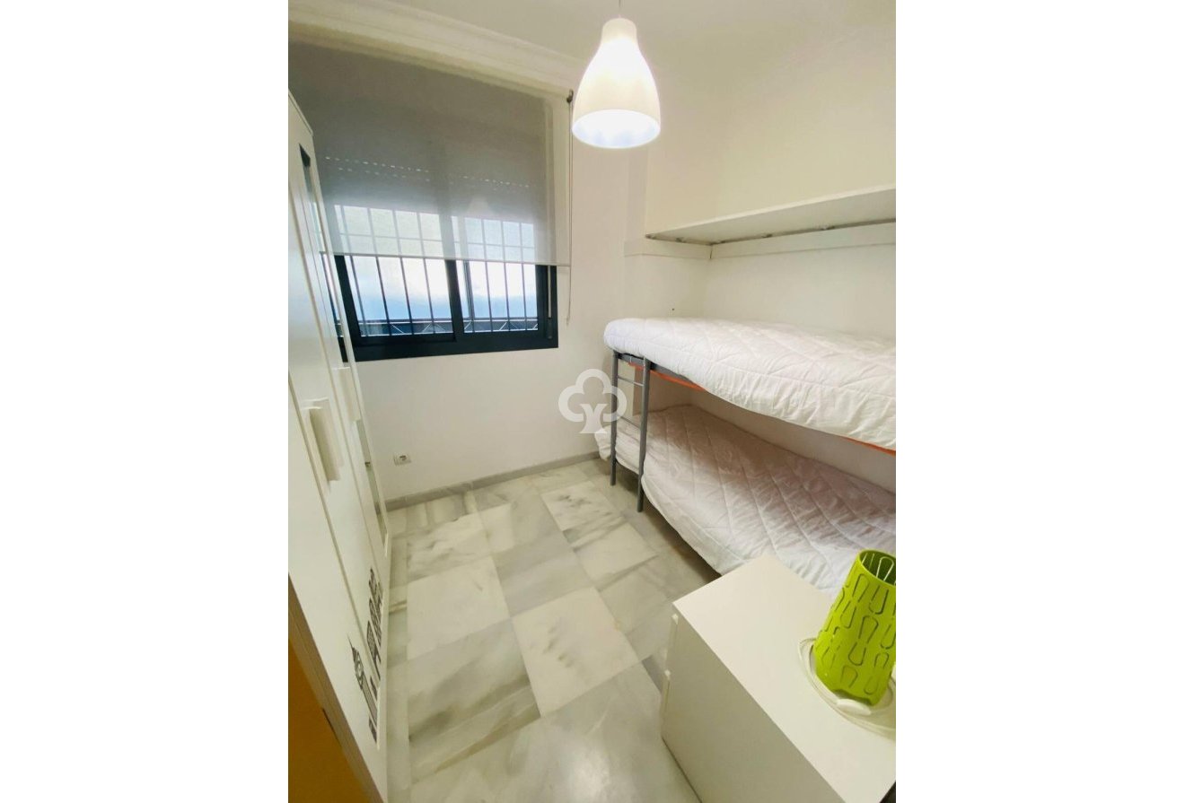 Resale - Apartament -
Fuengirola - El Higuerón