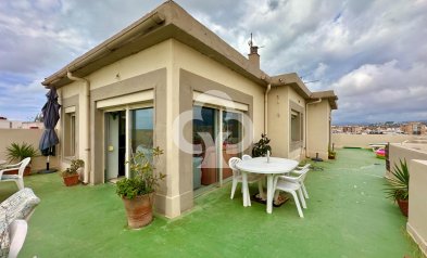 Resale - Penthouse -
Fuengirola - Puerto Deportivo