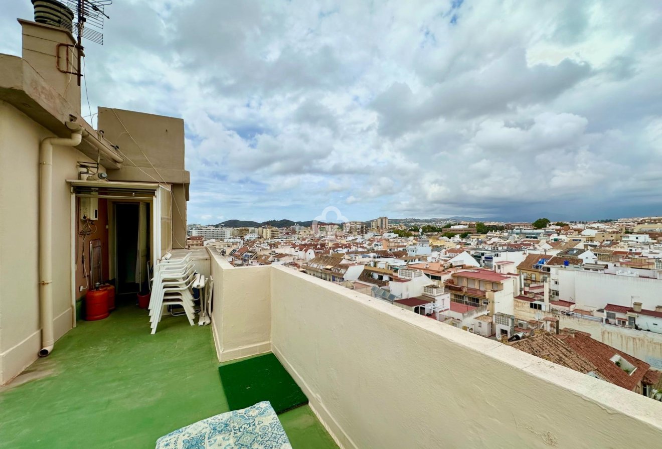 Resale - Penthouse -
Fuengirola - Puerto Deportivo