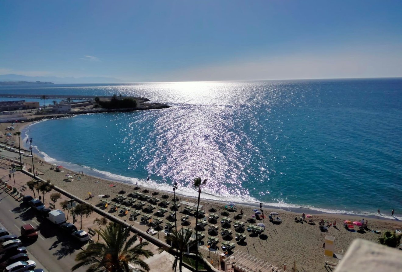 Jälleenmyynti - Kattohuoneisto -
Fuengirola - Puerto Deportivo