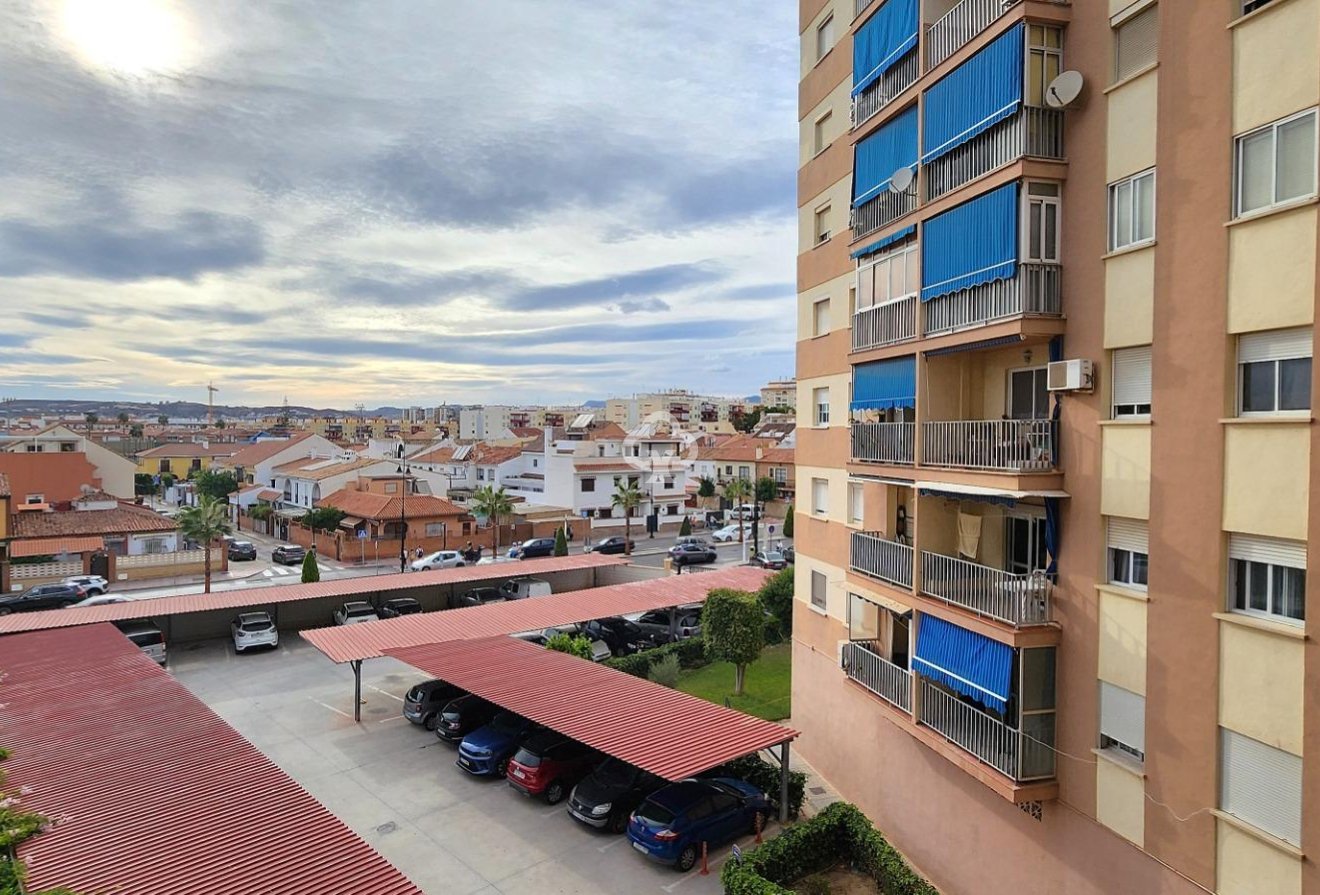 Alquiler a largo plazo - Apartamento -
Fuengirola - Recinto Ferial