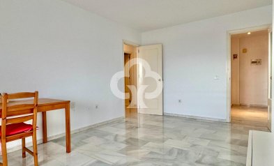 Resale - Piso -
Benalmádena - Myramar