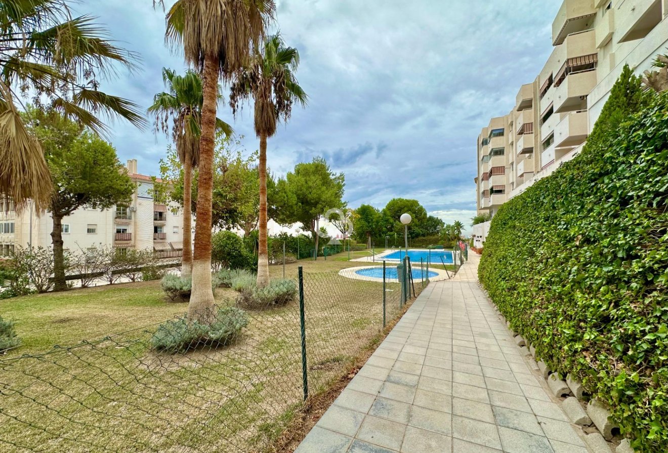 Resale - Piso -
Benalmádena - Myramar