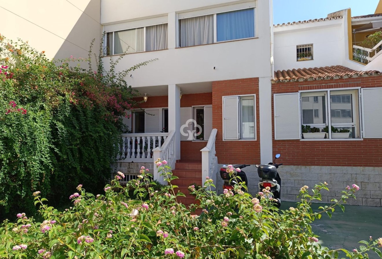 Resale - Townhouse -
Fuengirola - Castillo de Sohail