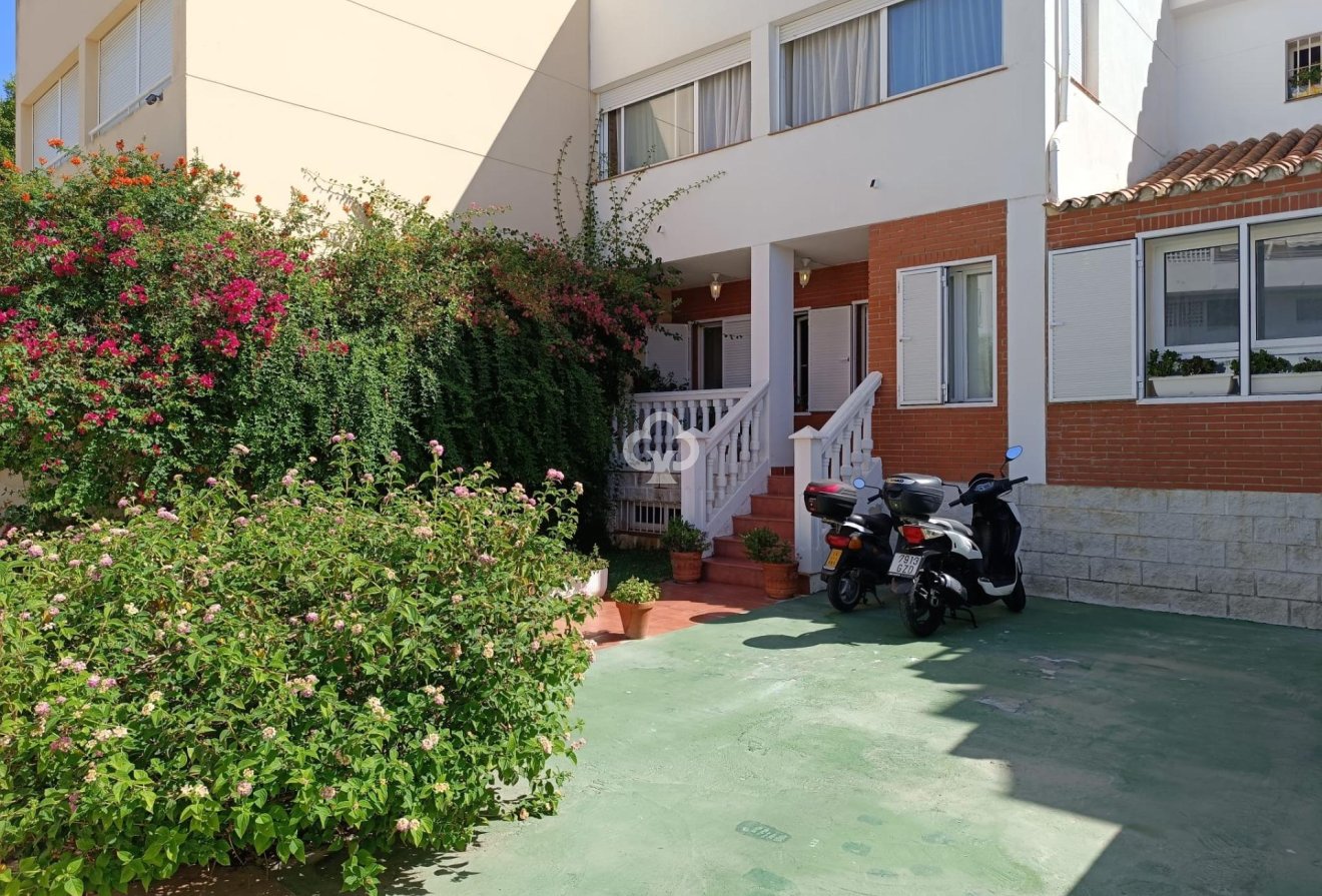 Resale - Townhouse -
Fuengirola - Castillo de Sohail