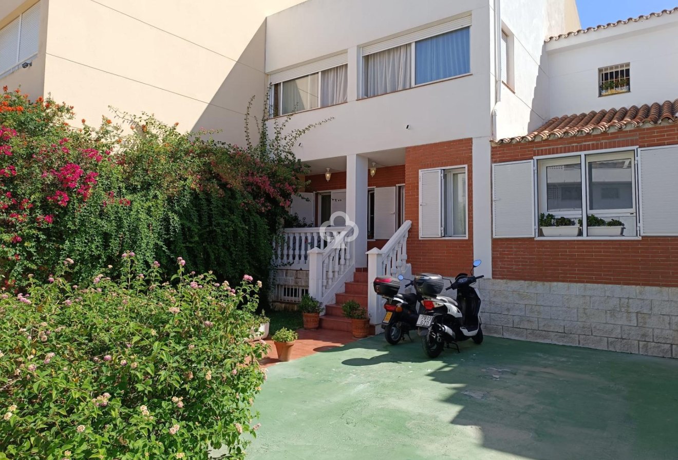 Resale - Townhouse -
Fuengirola - Castillo de Sohail