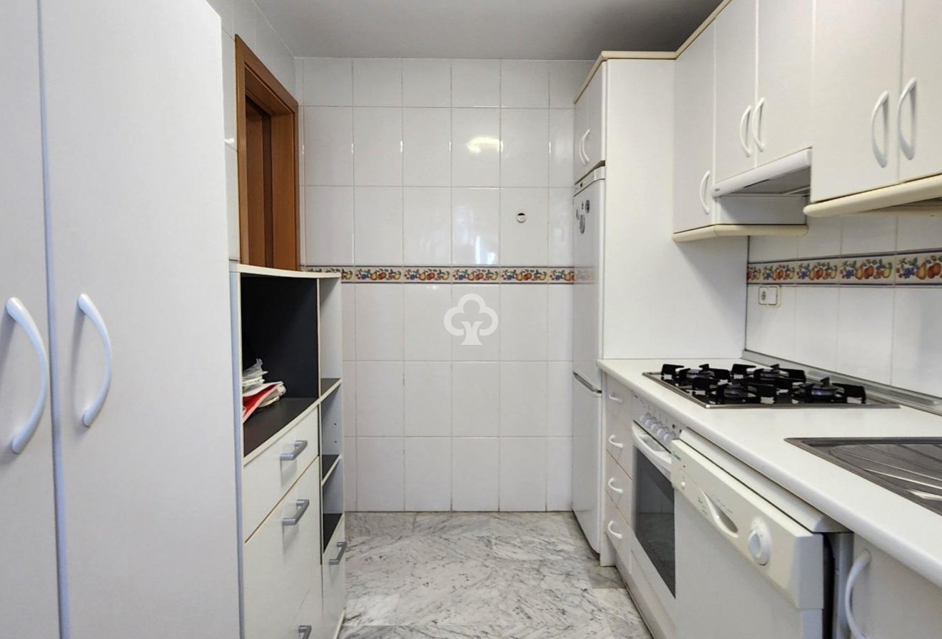 Reventa - Apartamento -
Fuengirola - Castillo de Sohail