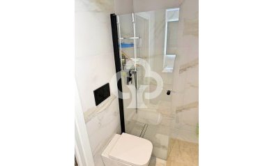 Resale - Apartment / flat -
Torrevieja - Centro