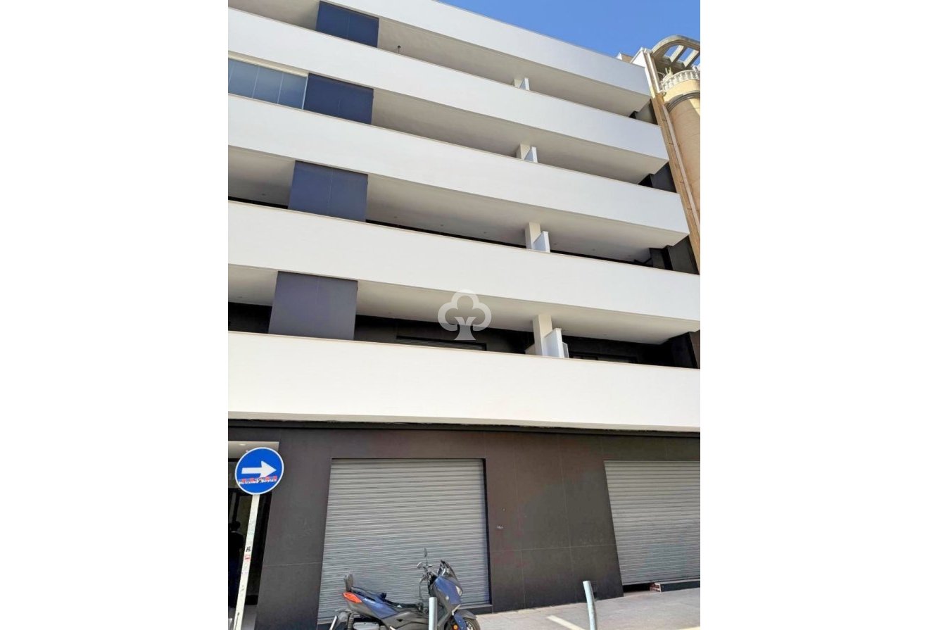 Resale - Apartment / flat -
Torrevieja - Centro