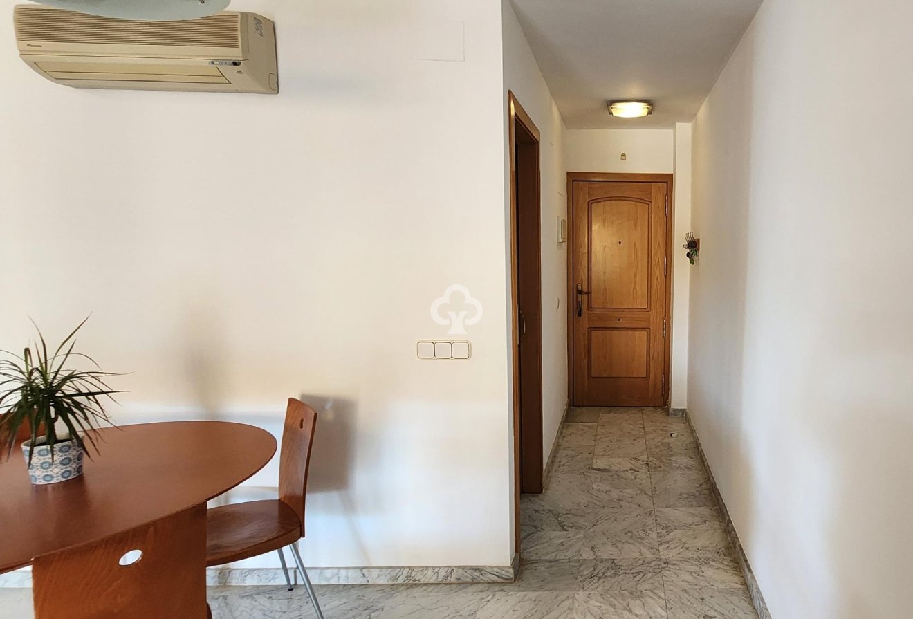 Resale - Apartament -
Fuengirola - Castillo de Sohail