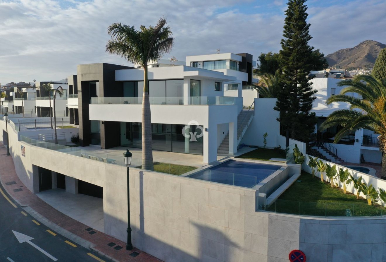 Obra nueva - Detached houses -
Nerja