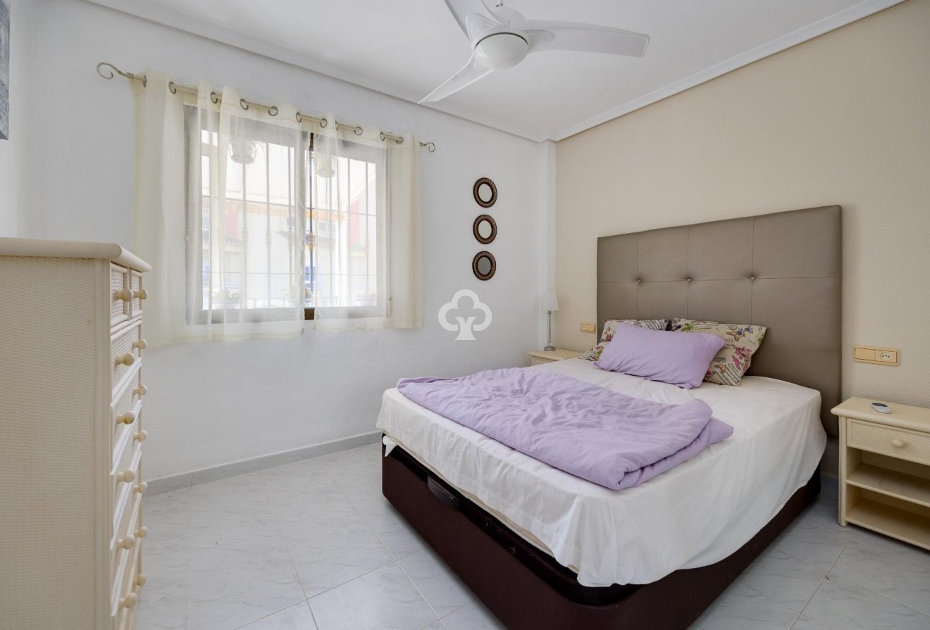 Resale - Apartament -
Torrevieja